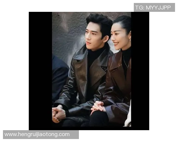 足球明星温情瞬间与孩子同框展现父爱无疆的幸福时刻